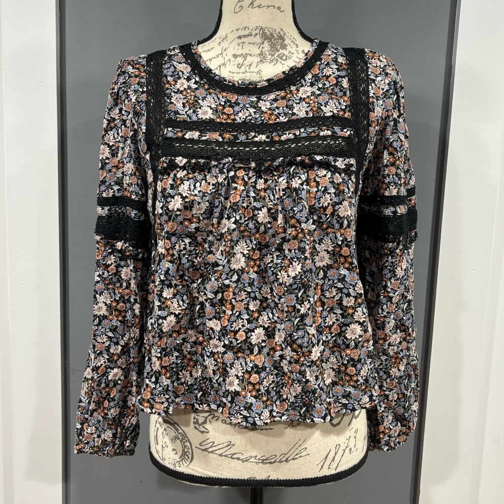 American Eagle Outfitters Black Floral Blouse